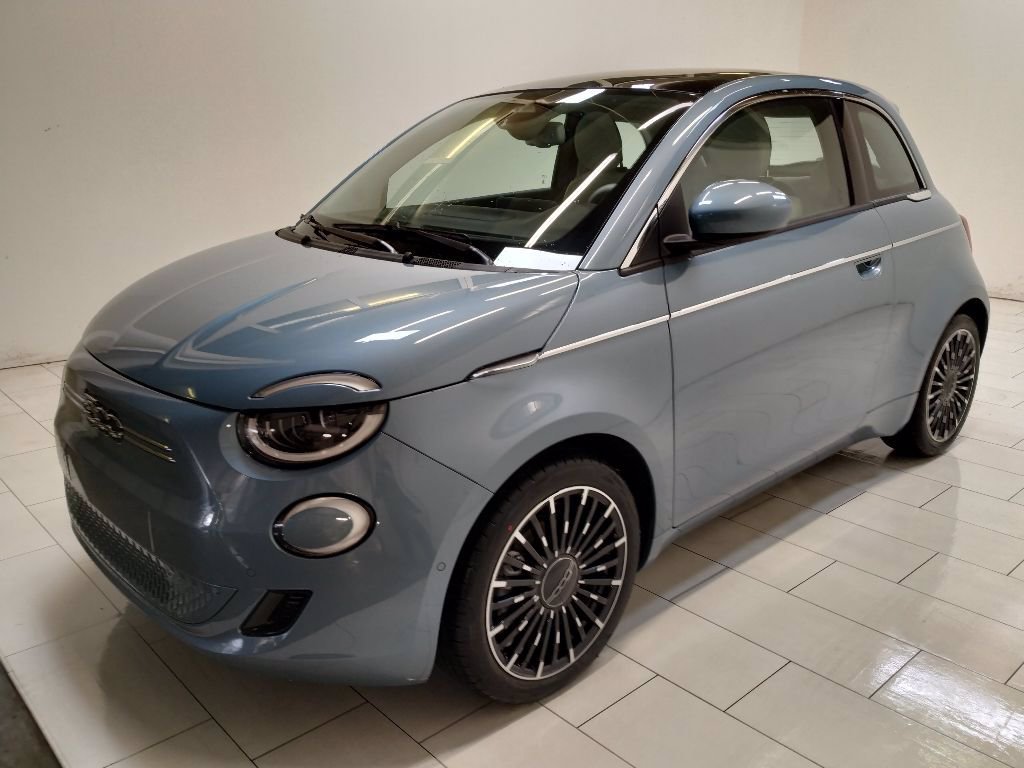 FIAT 500e 42 kwh la prima