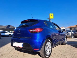 RENAULT Clio 0.9 tce moschino life 75cv