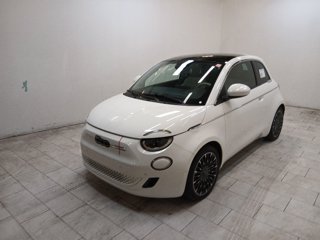 FIAT 500e 42 kwh la prima