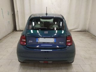 FIAT 500e 42 kwh la prima