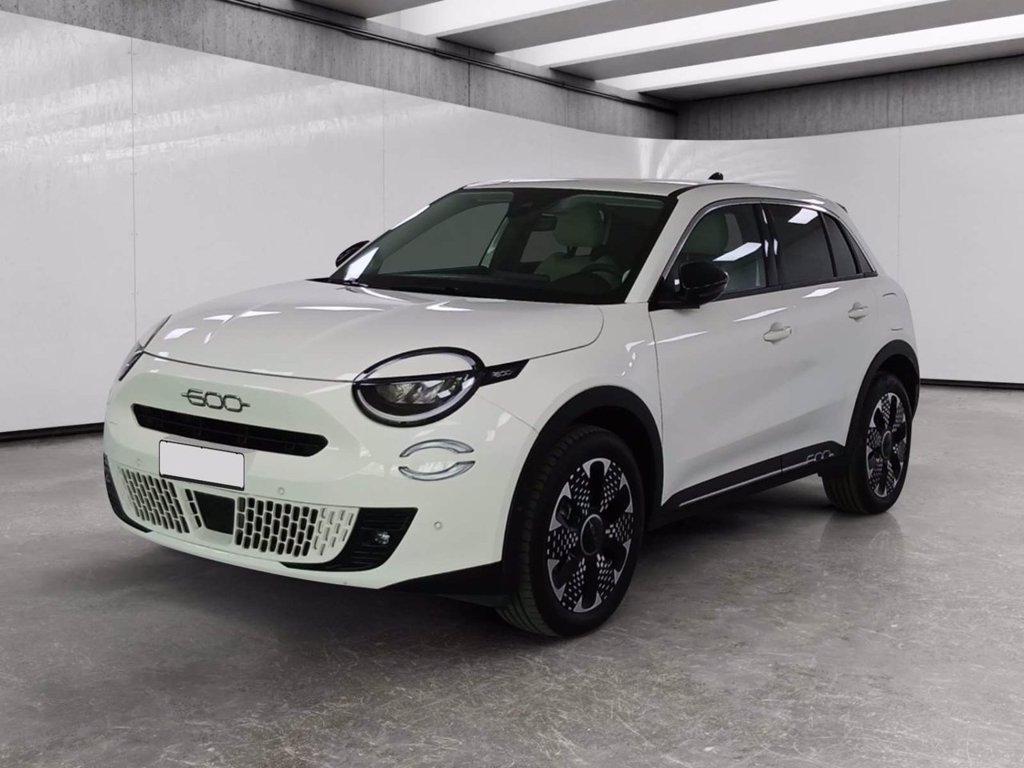 FIAT 600 1.2 hybrid la prima 110cv auto