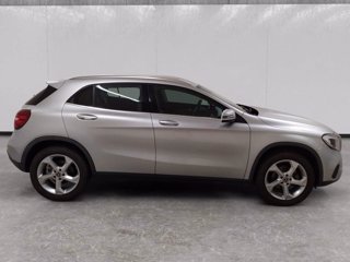 MERCEDES Gla 200 d premium 4matic auto