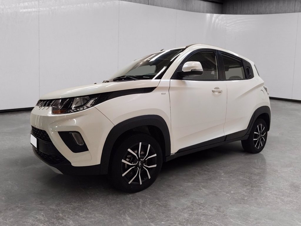 MAHINDRA Kuv100 1.2 k8