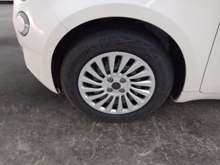 FIAT 500e 42 kwh (red)
