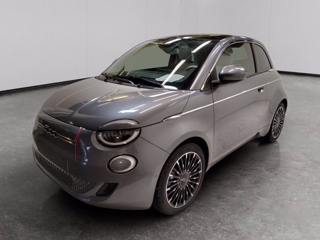 FIAT 500e 42 kwh la prima